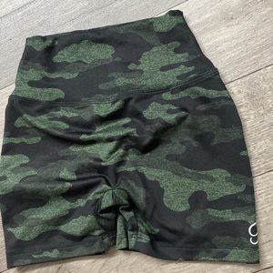Bombshell Sportswear Fit Camo